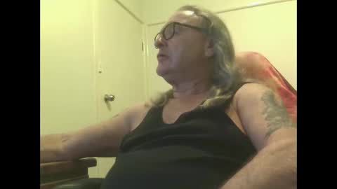 knobout online show from April 30, 1:27 pm