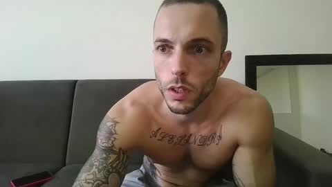 Snapshot of kobegotmeat chatting on December 13, 8:47 pm KOBE online show from December 13, 8:47 pm