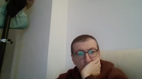 Snapshot of kolesie7 chatting on February 23, 6:34 pm JUAN CARLOS online show from February 23, 6:34 pm