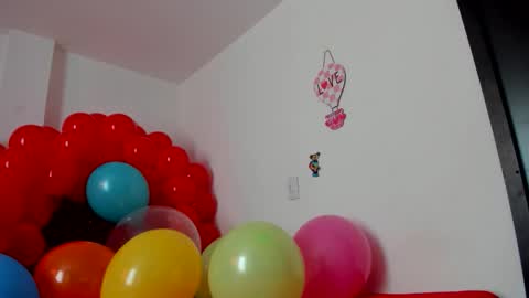 konie Diaz online show from April 11, 6:45 pm