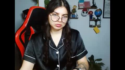 Snapshot of koranikky08 chatting on February 16, 1:47 am Karoll online show from February 16, 1:47 am