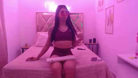 korina online show from April 13, 5:50 pm