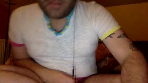 Snapshot of kr4k3n_ chatting on October 17, 11:31 pm kr4k3n_ online show from October 17, 11:31 pm