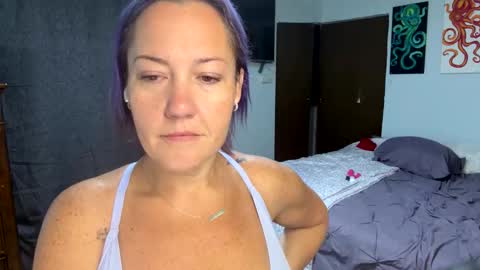 Snapshot of kreamyk420 chatting on October 24, 4:30 pm kreamyk420 online show from October 24, 4:30 pm
