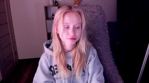 Snapshot of kris_grant chatting on January 26, 10:34 am kris_grant online show from January 26, 10:34 am