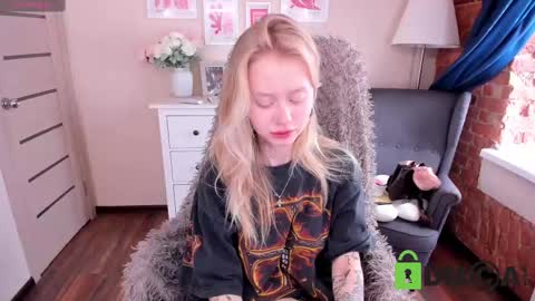 Snapshot of kris_grant chatting on February 20, 10:16 am kris_grant online show from February 20, 10:16 am