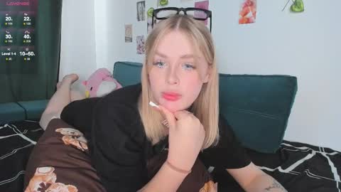 Kristina3 online show from May 31, 1:10 pm