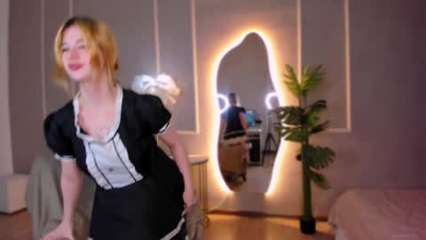 Snapshot of krispy_starr chatting on September 19, 5:38 pm krispy_starr online show from September 19, 5:38 pm