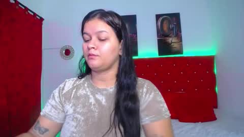 Snapshot of kriss_sweetboobs chatting on February 15, 12:11 pm kriss_sweetboobs online show from February 15, 12:11 pm