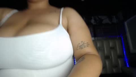 Snapshot of kriss_sweetboobs chatting on February 23, 10:28 am kriss_sweetboobs online show from February 23, 10:28 am