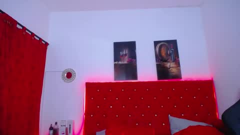 Snapshot of kriss_sweetboobs chatting on February 12, 3:16 pm kriss_sweetboobs online show from February 12, 3:16 pm