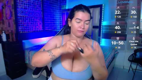 kriss_sweetboobs online show from March 15, 12:19 pm