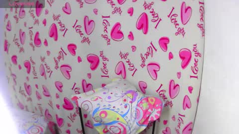 Snapshot of krissone_1 chatting on September 13, 10:45 pm krissone online show from September 13, 10:45 pm