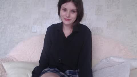 krissvoss online show from February 16, 1:42 pm