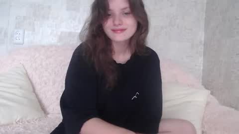 krissvoss online show from July 25, 9:40 am
