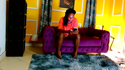 Snapshot of krissy_nile995 chatting on February 14, 7:49 am Thaterotic woman online show from February 14, 7:49 am