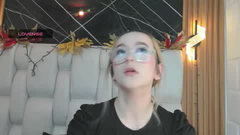 kristal online show from December 15, 1:18 pm