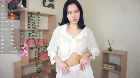 Emma online show from December 3, 9:48 pm