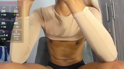 kristen_dollts online show from February 26, 6:59 pm