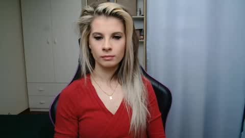 KristineAmore online show from May 14, 7:39 am