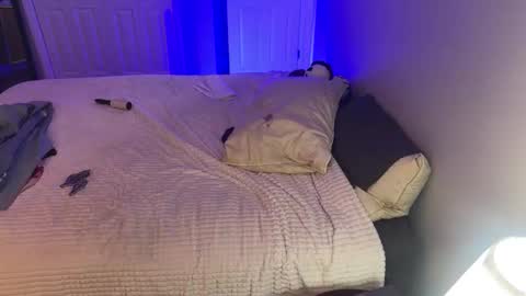 Kristin Snow online show from October 26, 5:52 am