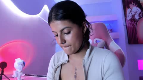 KristinWall online show from January 21, 12:25 am