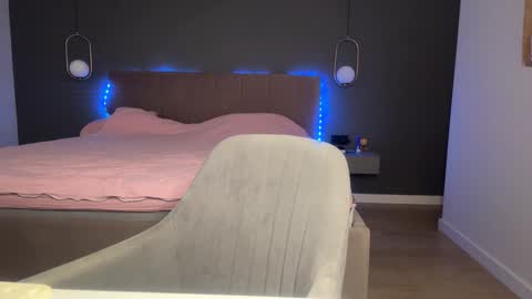 Kristi online show from September 30, 4:12 am