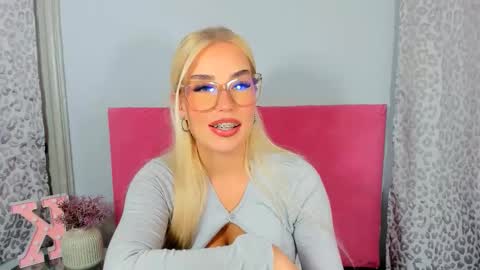 KristyFlowers online show from October 17, 3:38 pm