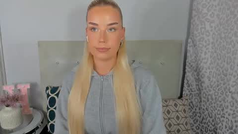 KristyFlowers online show from May 11, 4:04 pm