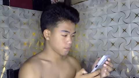 kritthanarkorn online show from April 19, 3:07 am