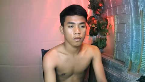 kritthanarkorn online show from November 18, 2:09 pm