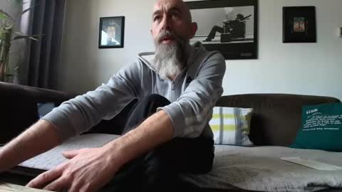 krummersaebel online show from February 22, 1:35 pm