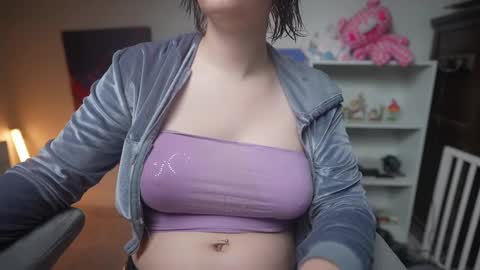 Snapshot of krystalsyxx chatting on February 24, 4:36 pm Krystal Syx online show from February 24, 4:36 pm