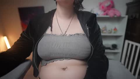 Snapshot of krystalsyxx chatting on February 16, 11:37 pm Krystal Syx online show from February 16, 11:37 pm