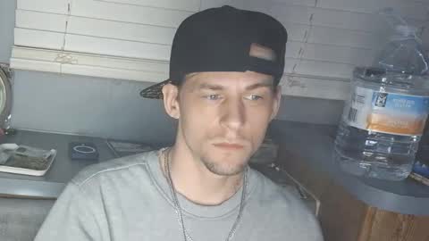 krytiar1992 online show from October 2, 5:39 am