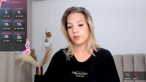 Lady online show from September 22, 9:30 pm