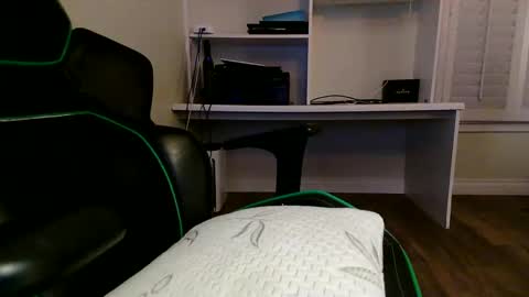 Snapshot of kt12369 chatting on January 27, 7:45 am Kevin online show from January 27, 7:45 am