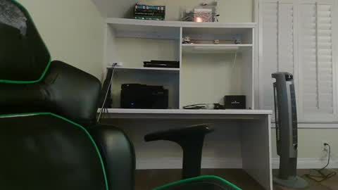 Snapshot of kt12369 chatting on January 8, 7:34 am Kevin online show from January 8, 7:34 am
