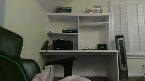 Snapshot of kt12369 chatting on March 6, 7:47 am Kevin online show from March 6, 7:47 am