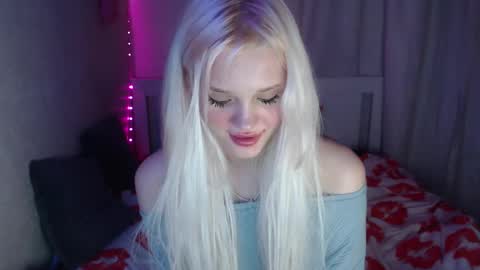 Emilia online show from February 26, 11:30 pm