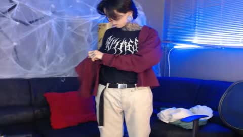 kuregari_xs online show from October 31, 4:46 am