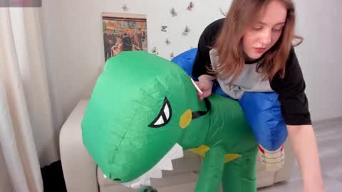 Snapshot of kvetachka chatting on March 8, 4:34 am Kvetachka Thu-Sun 0900am-1500pmGTM2 online show from March 8, 4:34 am