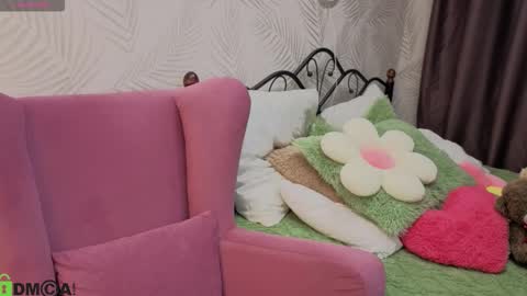 Snapshot of kvetachka chatting on September 10, 12:44 am Kvetachka Thu-Sun 0900am-1500pmGTM2 online show from September 10, 12:44 am