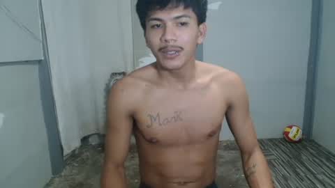 kyle_lourence online show from May 16, 3:54 pm