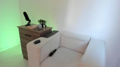 Kyleigh online show from November 26, 10:28 pm