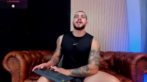 kylenorth_ online show from February 19, 2:38 pm