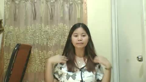 its me KYLIE online show from September 24, 4:47 pm