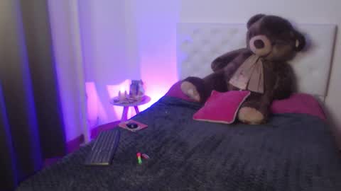 Snapshot of kylie444 chatting on September 17, 1:42 am Sara online show from September 17, 1:42 am