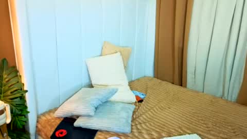kylie_cums online show from June 26, 5:13 am