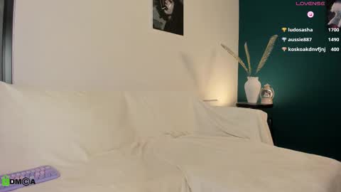 Kylie online show from March 1, 6:13 am
